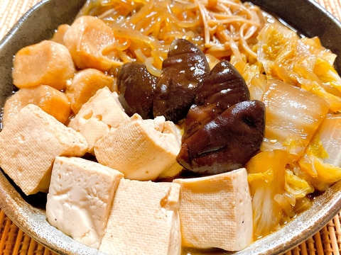 お肉なしでも甘辛うま~い♪白菜のすき煮